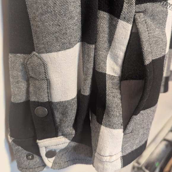 Orvis Women's Black Buffalo Plaid Flannel Fleece Lined Snap Shirt - Picture 4 of 5